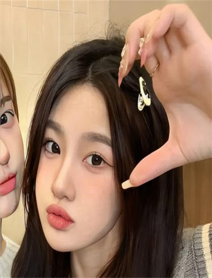 【行业专家解读】艺术策展人审美评价《脱线家族2》院线的放映技术与观影体验